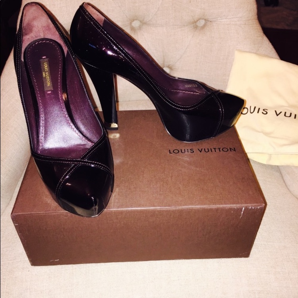 Louis Vuitton Monogram Vernis Tamara Heels